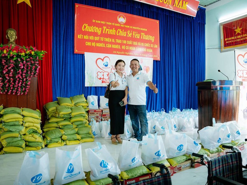 Hình ảnh người chơi pg88 đang thảo luận sôi nổi trong cộng đồng